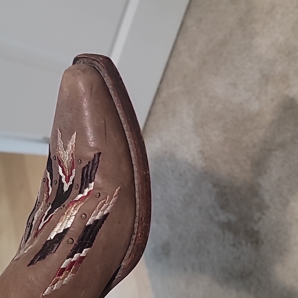 Boots - Picture 8 of 10